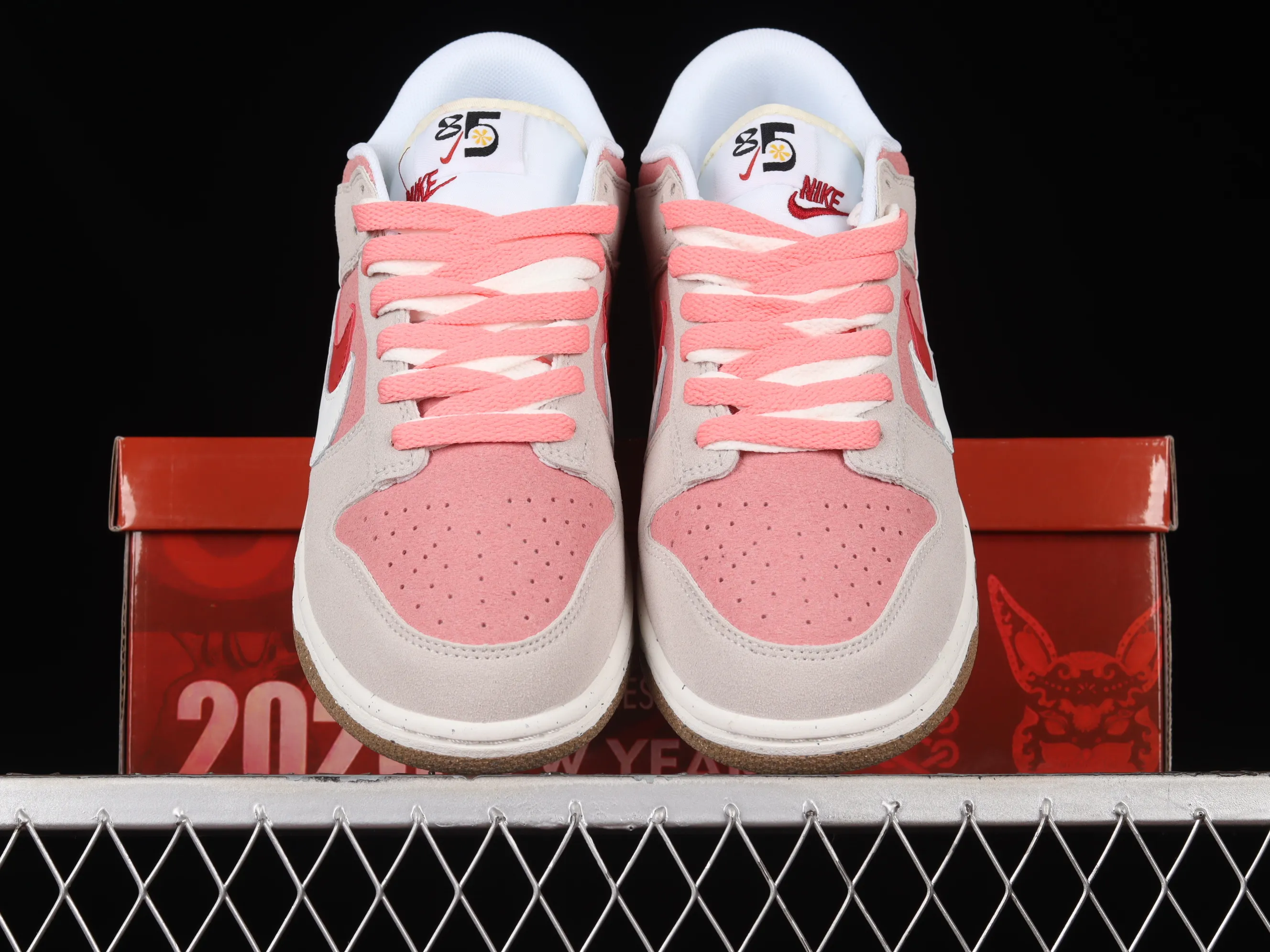 All Categories Nk SB Dunk Series Nk SB Dunk Low Low-top Sneakers Cost-effective Edition Nk Dunk Low SE 2023 Year of the Rabbit Limited SB Smashing Backboard Fashion Casual Sneakers DO9457-100